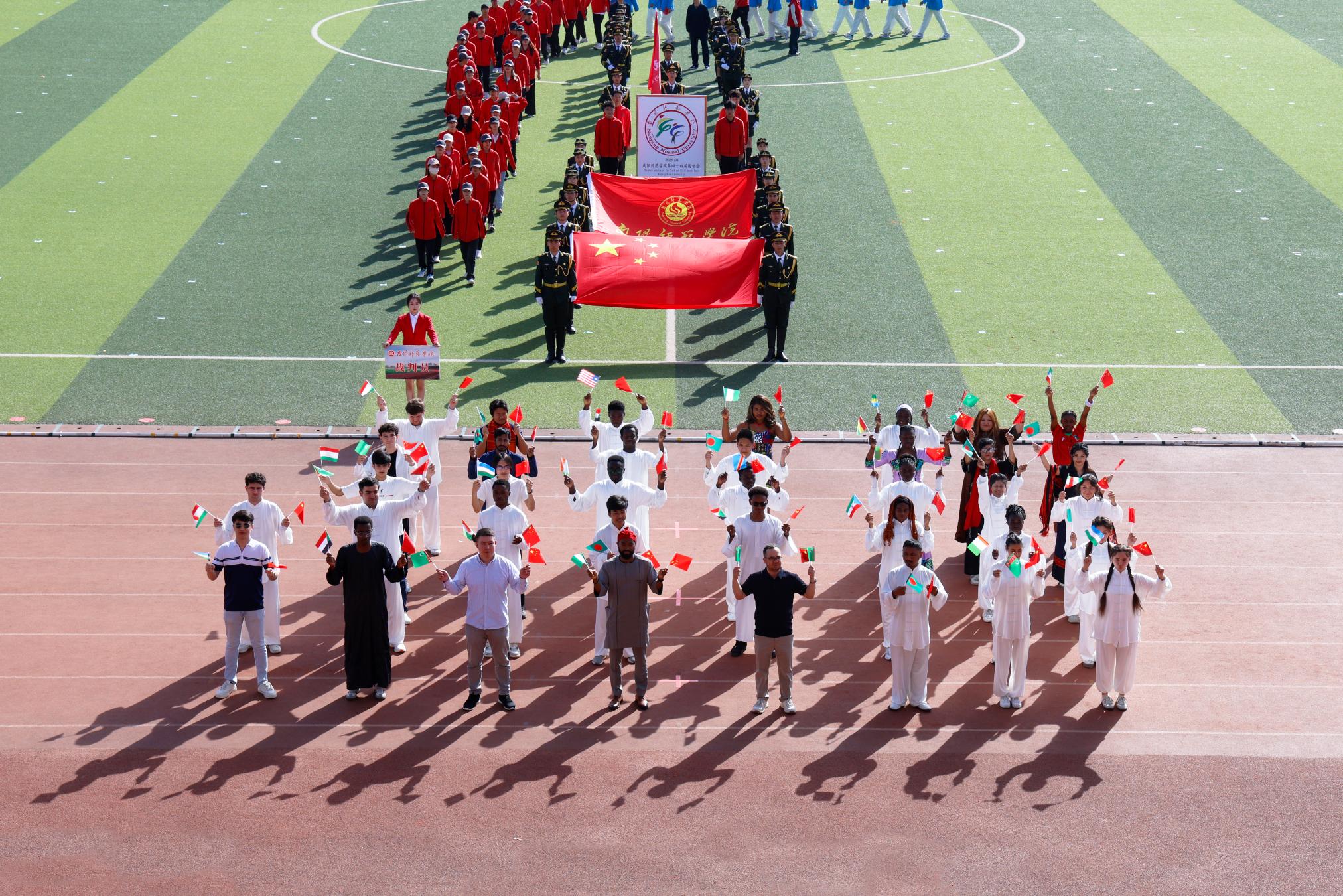 6留学生方阵展演.jpg